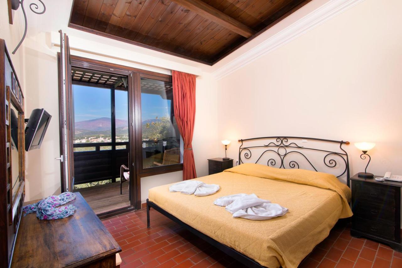 Kallisti Hotel Potos Luaran gambar