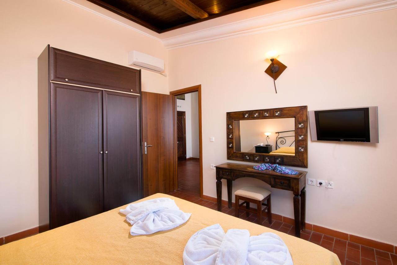 Kallisti Hotel Potos Luaran gambar