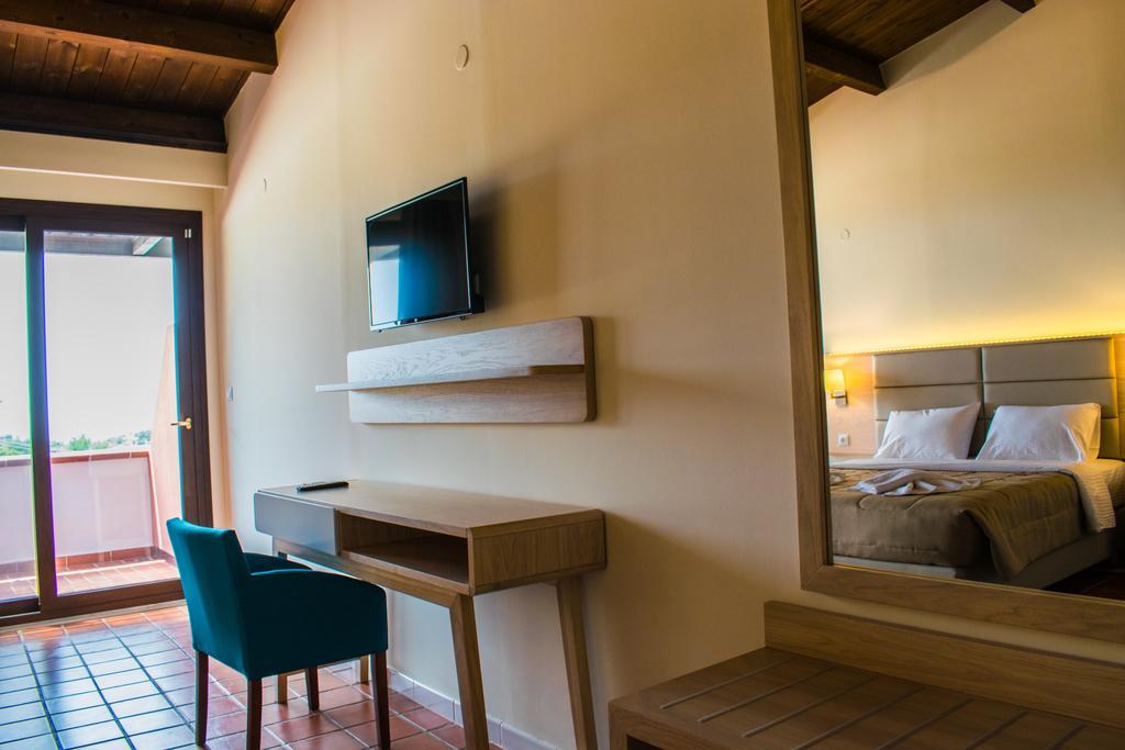 Kallisti Hotel Potos Luaran gambar