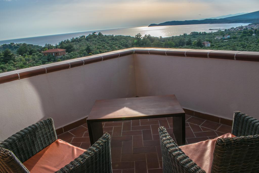 Kallisti Hotel Potos Luaran gambar