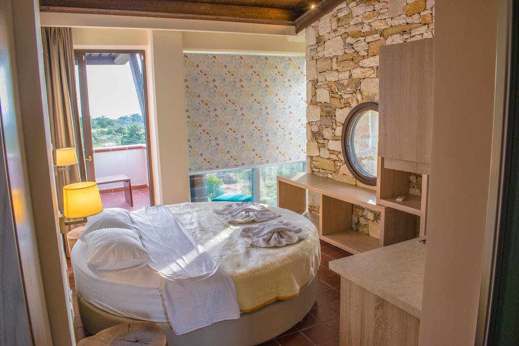 Kallisti Hotel Potos Luaran gambar